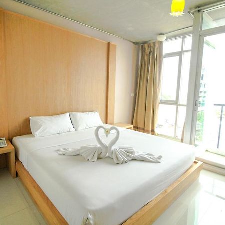 Bansabai Sabaidee Service Apartment Bangkok Buitenkant foto