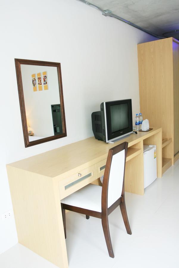 Bansabai Sabaidee Service Apartment Bangkok Buitenkant foto