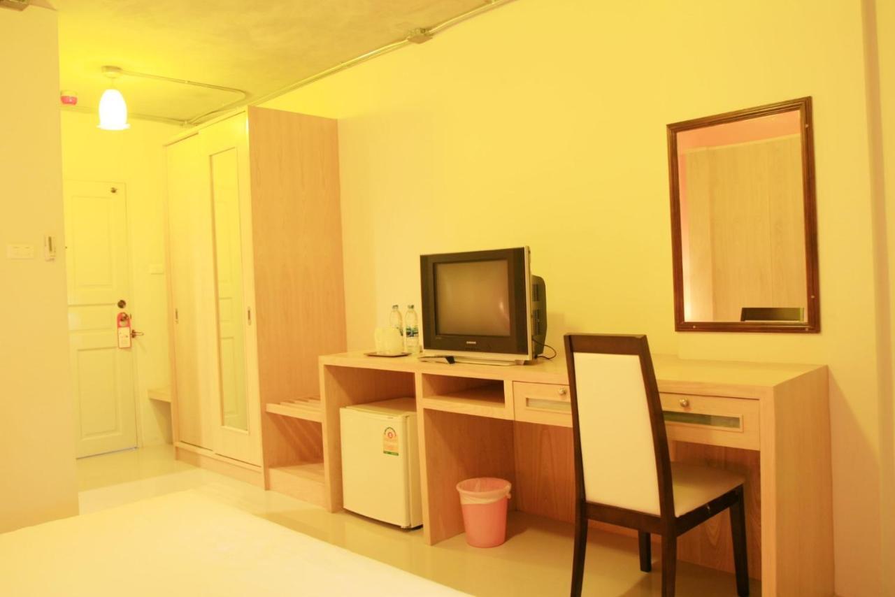 Bansabai Sabaidee Service Apartment Bangkok Buitenkant foto