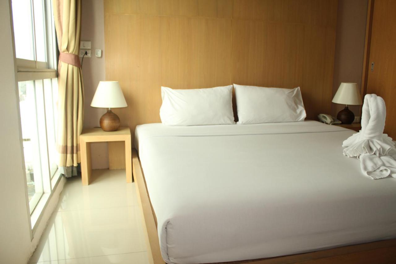 Bansabai Sabaidee Service Apartment Bangkok Buitenkant foto